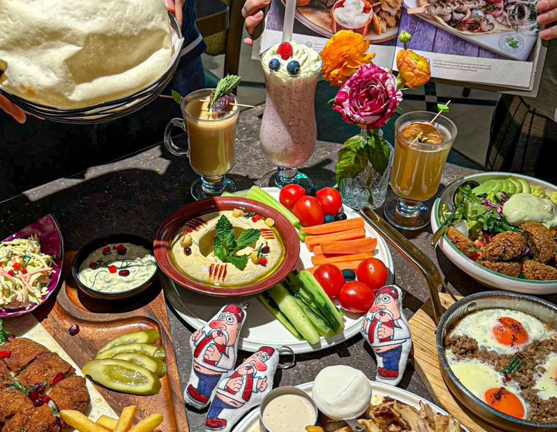 ELI FALAFEL Lebanese&Mediterranean黎巴嫩美食(延平路店) - 上海市旅游 1