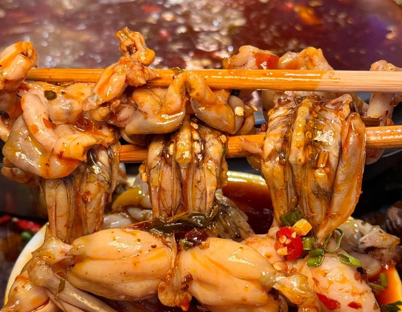 蛙鱼道美蛙鱼自助火锅(高新店) - 成都市旅游 1