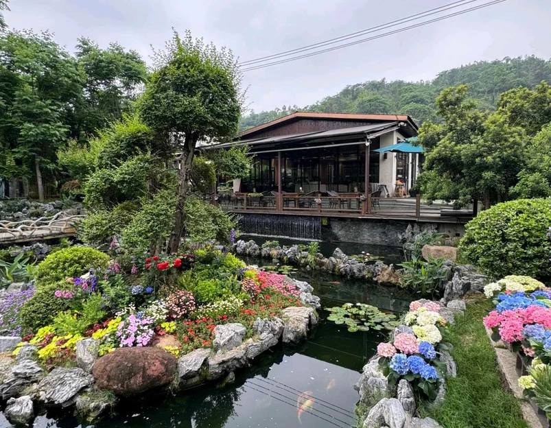 麓溪小院·森系花园餐厅(梅溪湖店) - 长沙市旅游 1