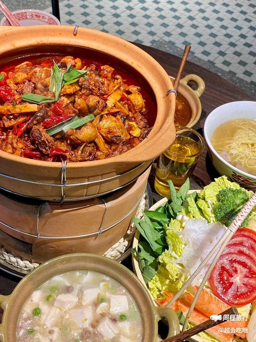 阿靓Leng3打边炉(天江里店) - 重庆市旅游