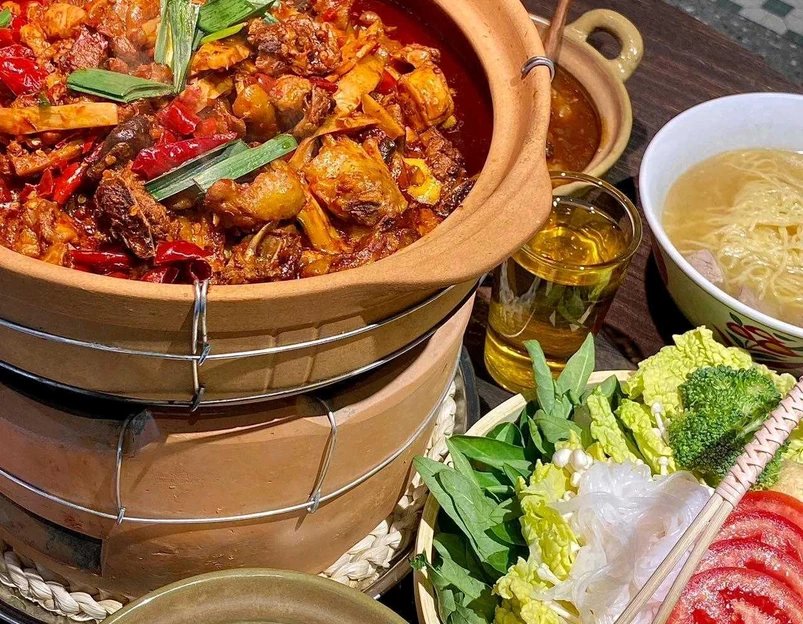阿靓Leng3打边炉(天江里店) - 重庆市旅游 1