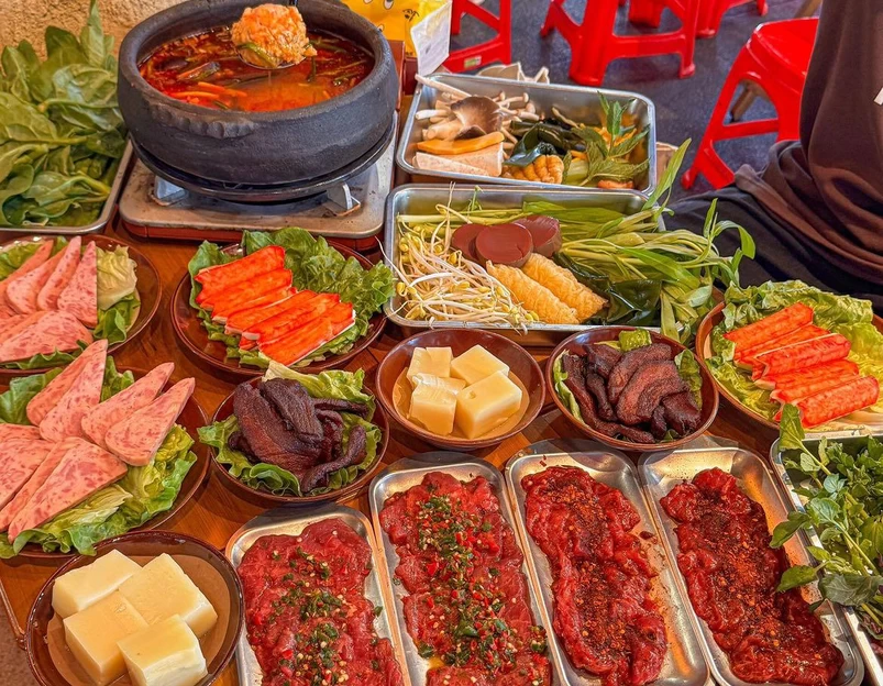 黔有财·贵州地摊酸汤火锅(白石洲店) - 深圳市旅游 1