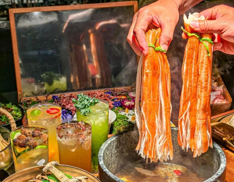 芸山季·云南野生菌火锅(月星环球港店) - 上海市旅游 1