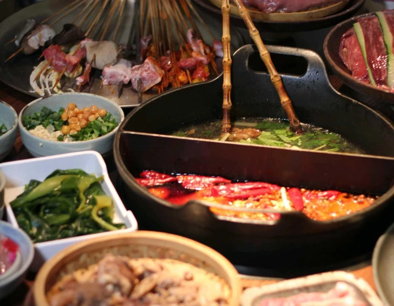 鸣鹤山房·成都串串香火锅茶坊(上海首店) - 上海市旅游 1