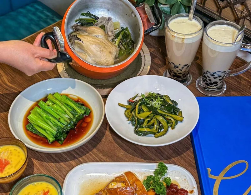 港丽餐厅(陆家嘴中心店) - 上海市旅游 1