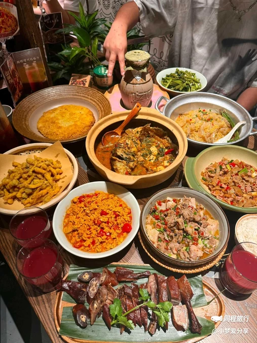 吃饭皇帝大(万家丽店) - 长沙市旅游
