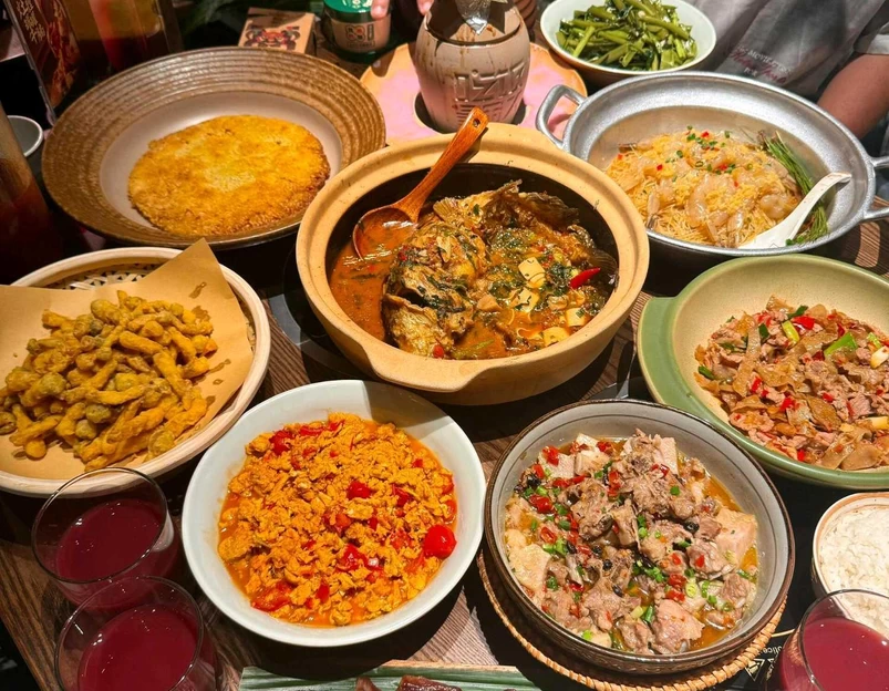 吃饭皇帝大(万家丽店) - 长沙市旅游 1