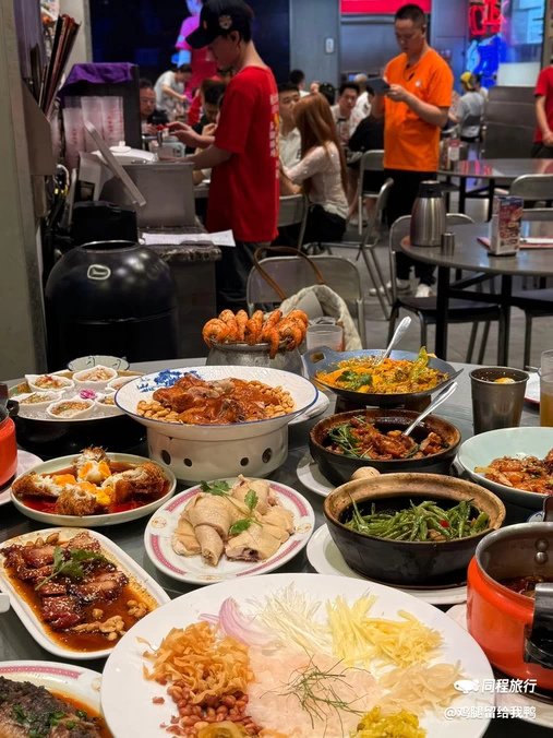 楼上大排档·海鲜·烧腊·啫啫煲(太古里店) - 成都旅游