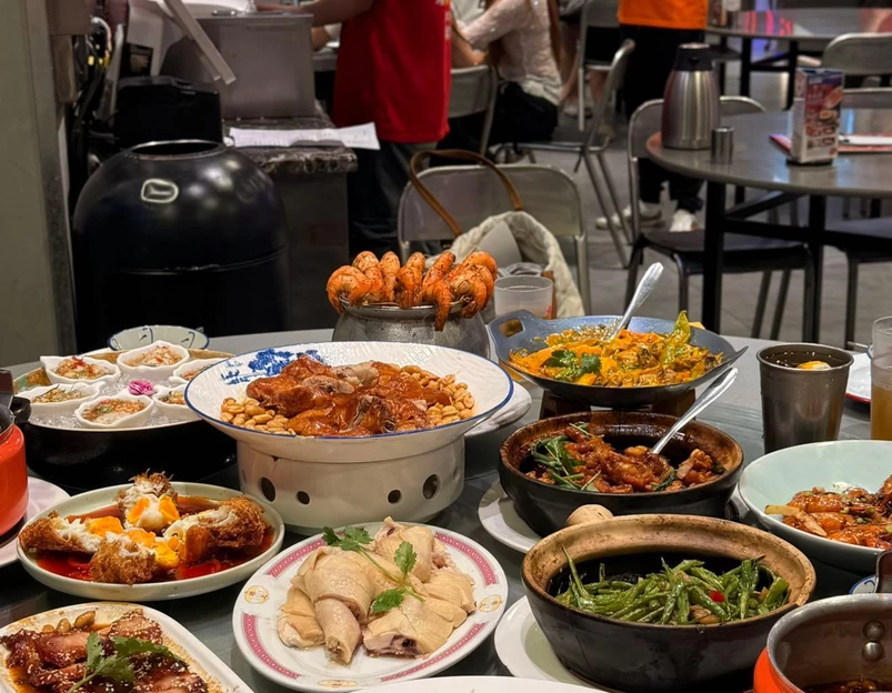 楼上大排档·海鲜·烧腊·啫啫煲(太古里店) - 成都旅游 1
