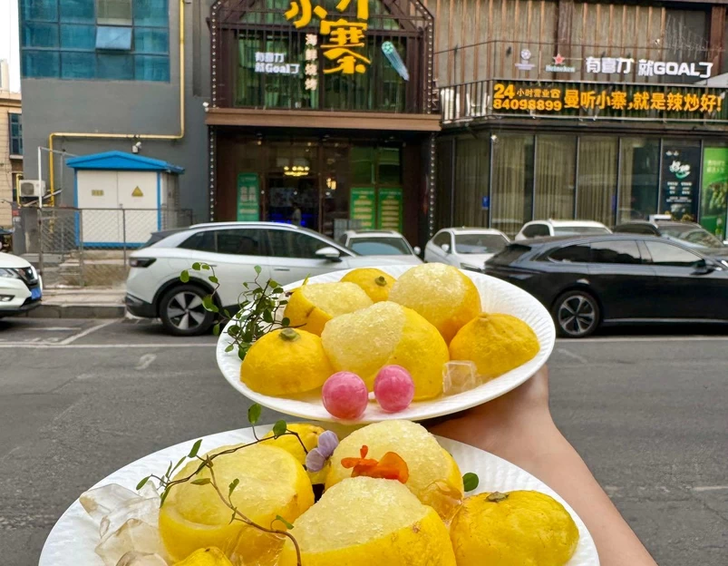 曼听小寨海鲜烧烤(民主广场店) - 大连市旅游 1