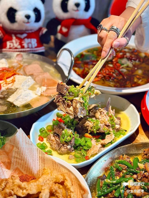 龙玥川菜·豆花饭·鲜货大排档(黑金店) - 上海市旅游