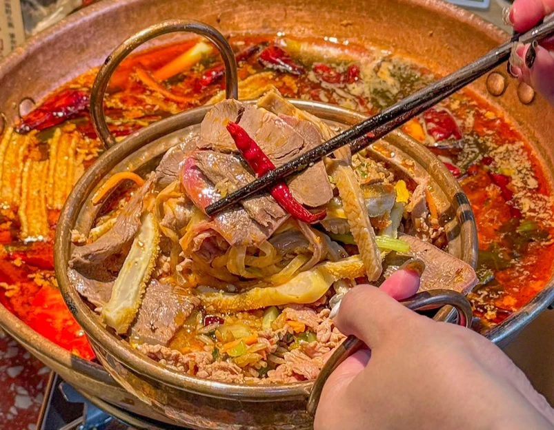 滇牛云南酸菜牛肉火锅(人民广场店) - 上海市旅游 1