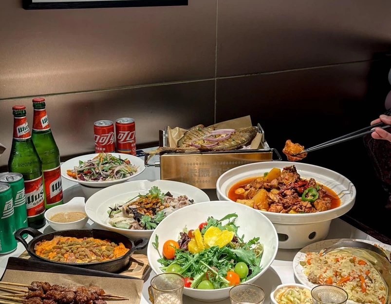 清真·卡德尔大叔新疆主题餐厅(龙汇路店) - 上海市旅游 1