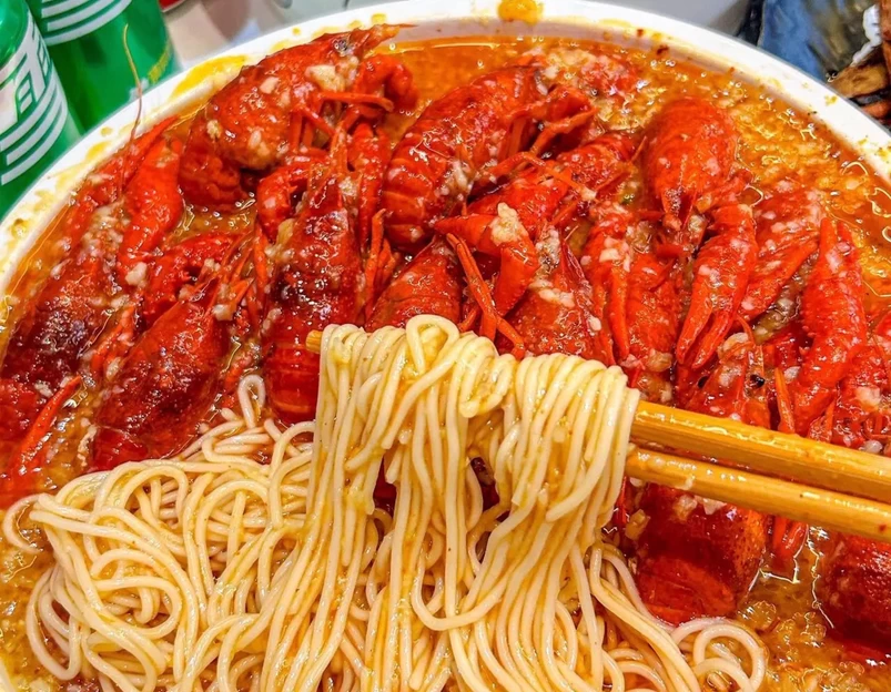 万氏小胖子蒜香龙虾(云锦路总店) - 南京市旅游 1