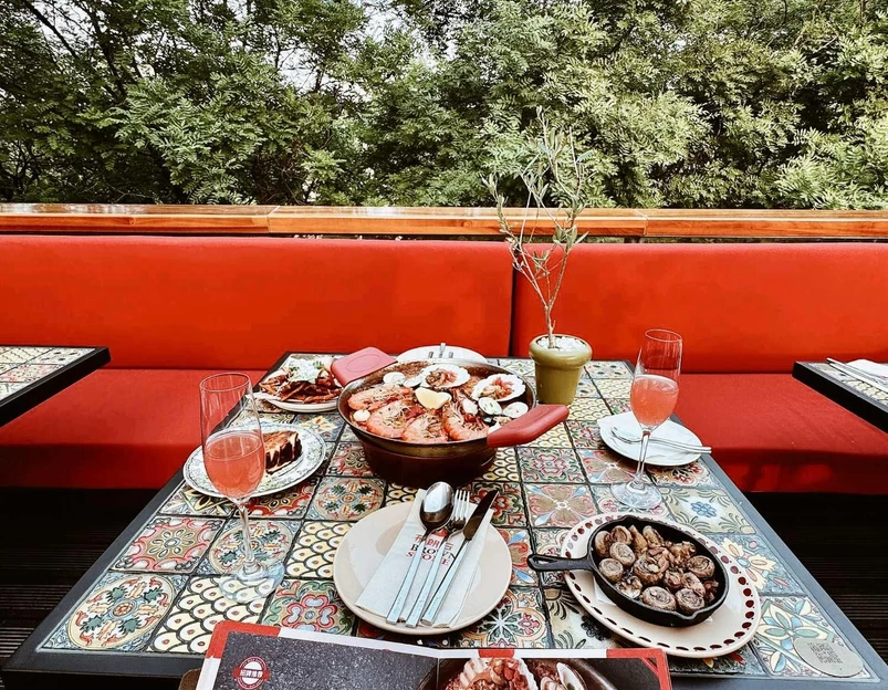 楼亭泰Aroi Thai(凤凰汇·里巷店) - 北京市旅游 1