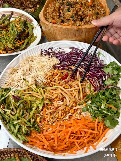 边寨马铃·民族特色·野生菌火锅·火塘烤肉(大理古城店) - 大理白族自治州旅游