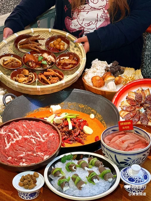 城窄巷子鲜货老火锅(周浦店) - 上海市旅游