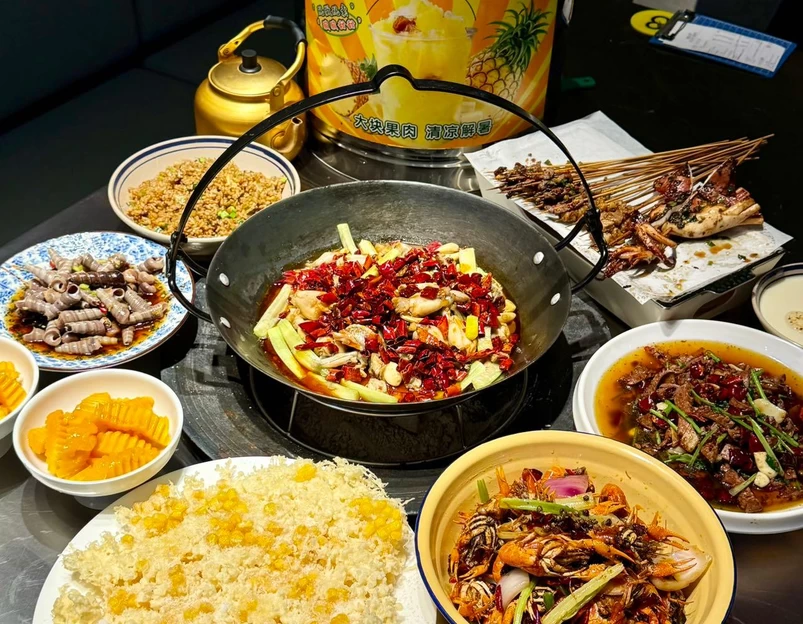 皮皮大排档·小龙虾·烧烤店 - 大连市旅游 1