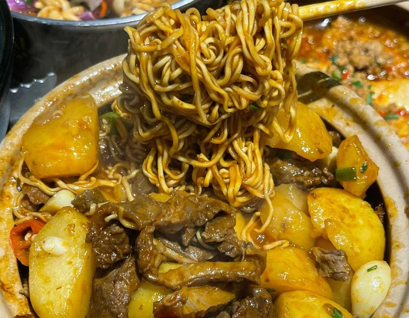 智负食堂·老长沙口味菜(东湖景园店) - 武汉市旅游 1