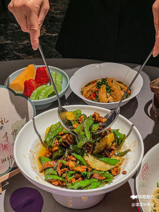 湘之荷·湘菜研究院(莫干山路店) - 杭州市旅游