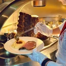 Lawry's The Prime Rib 劳瑞斯慢烤牛排馆 - 上海市旅游 缩略图 2