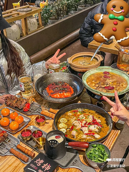 烤柿大吉·小龙虾生蚝牛排煲·团建聚餐少不了·杭州烧烤精酿大排档(星澜里店) - 杭州市旅游