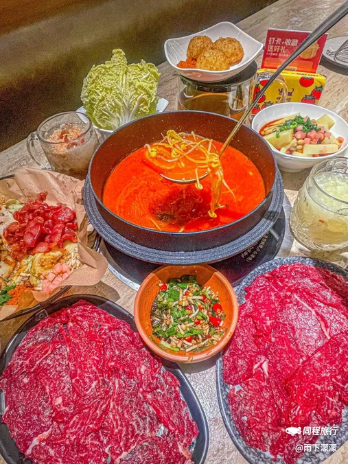 嗨小喵酸汤牛肉火锅(中国凤凰大厦店) - 深圳市旅游