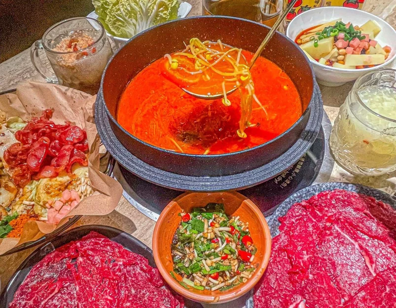 嗨小喵酸汤牛肉火锅(中国凤凰大厦店) - 深圳市旅游 1