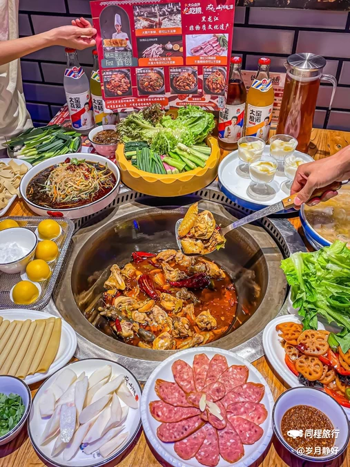 山河屯铁锅炖·非遗东北菜(西乡店) - 深圳市旅游