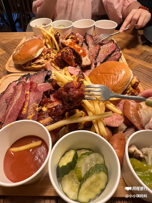 山丘精酿·BBQ美式餐吧(西城夜未央店) - 南京市旅游