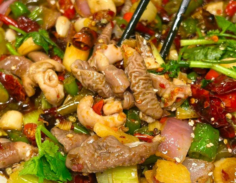 俞东坡泡椒兔·豇豆鱼(华润时光里店) - 成都市旅游 1