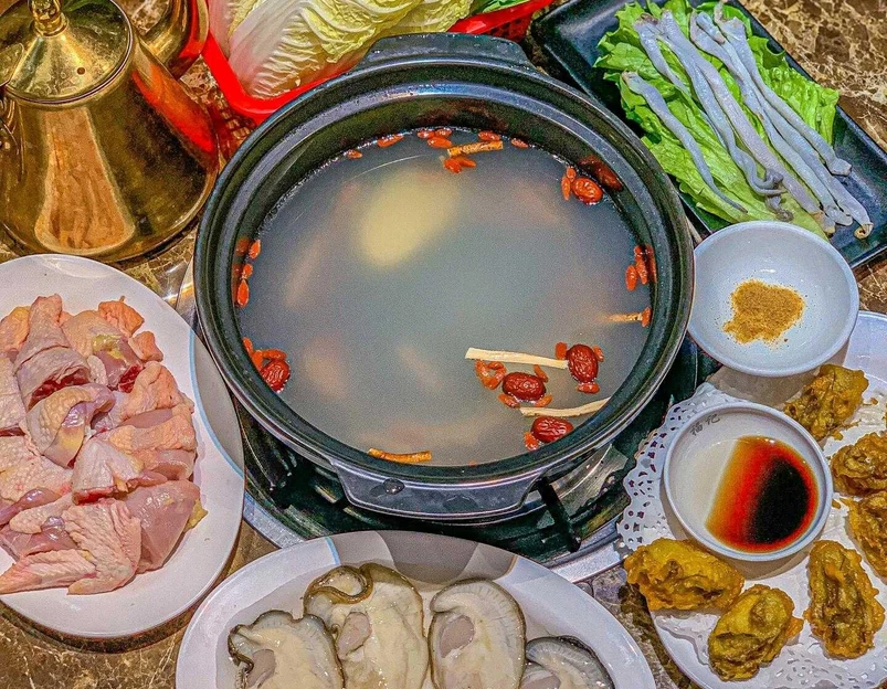新佳濠横琴生蚝火锅(海珠分店) - 广州市旅游 1