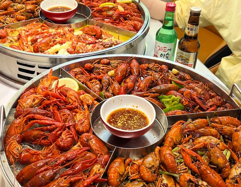 三子烤羊腿·龙虾·海鲜(弘阳店) - 南京市旅游 1