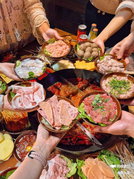 迪公子枫悦庭老火锅(江景店) - 重庆市旅游