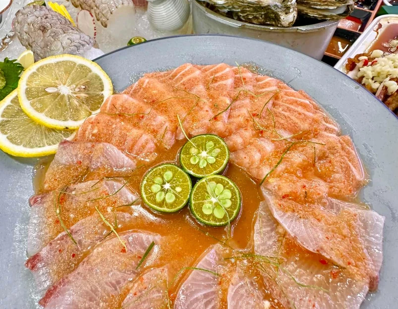 上岸海鲜大排档·本港海鲜(拱北店) - 珠海市旅游 1