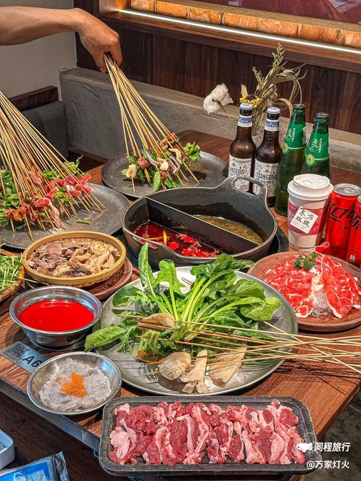 鸣鹤山房·成都串串香火锅茶坊(上海首店) - 上海市旅游