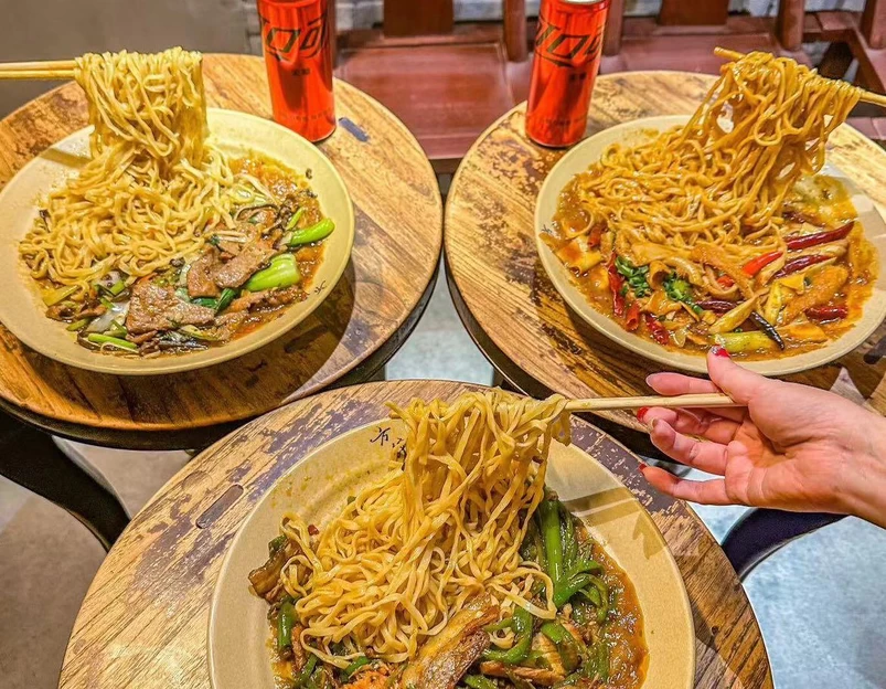 方铲铲·成都板凳面(天钥桥路店) - 上海市旅游 1