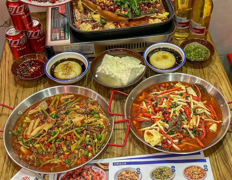 龙玥川菜·豆花饭·夜宵小龙虾(金杨路店) - 上海市旅游 1