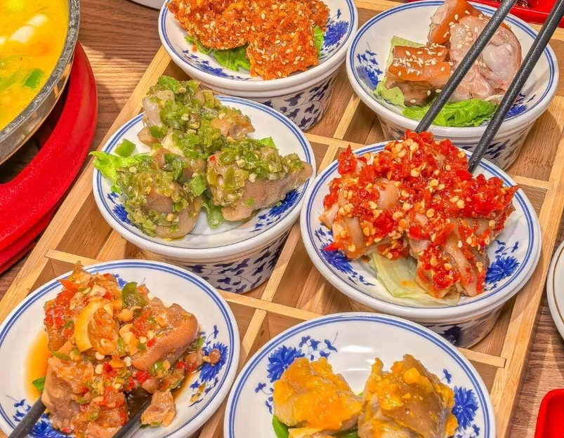 王婆婆老妈蹄花川菜馆·非物质文化遗产(太古里一店) - 成都市旅游 1