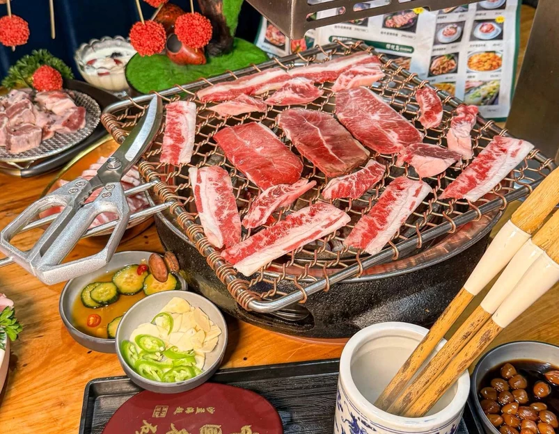 樱悦岛·黑牛炭火烤肉(晋江万达店) - 泉州市旅游 1