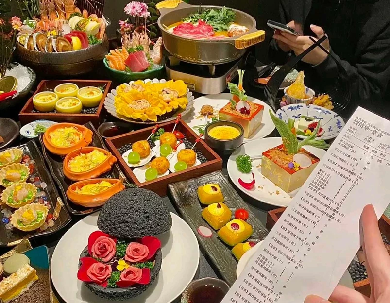 江左尚白·自助美学料理(德思勤店) - 长沙市旅游 1
