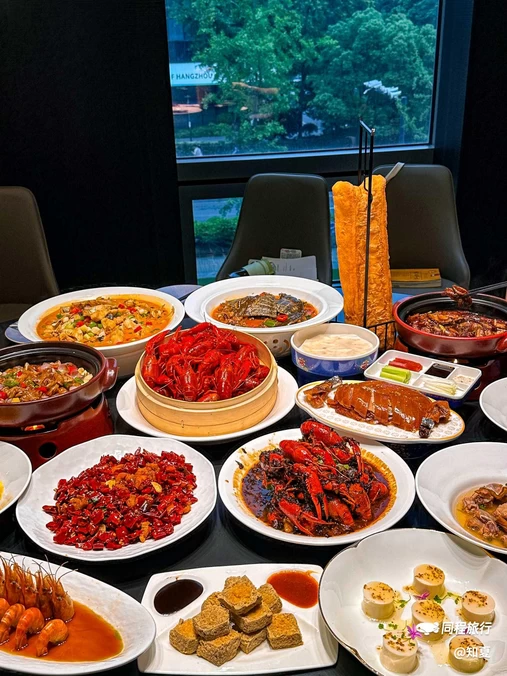 浙食逅·弄虾·融合菜·小龙虾(双城国际店) - 杭州市旅游