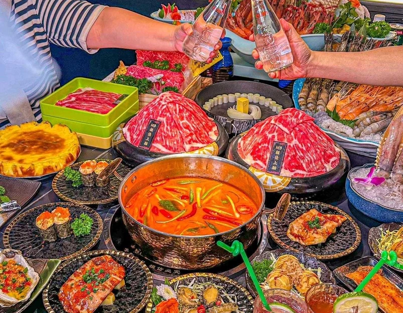 会食·和牛寿喜烧(东原悦荟店) - 重庆市旅游 1