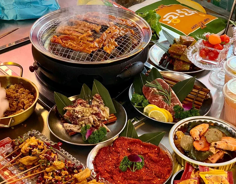 N2U熨斗烤肉CBD露营店 - 大连市旅游 1