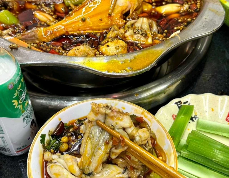蛙鱼郎美蛙鱼火锅(解放碑店) - 重庆市旅游 1