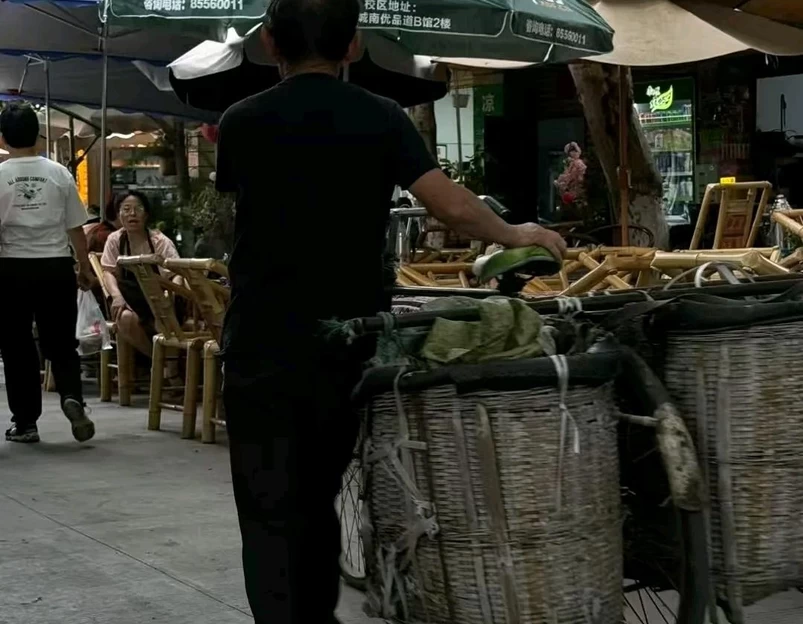 维也纳商业广场A区停车场 - 成都市旅游 1