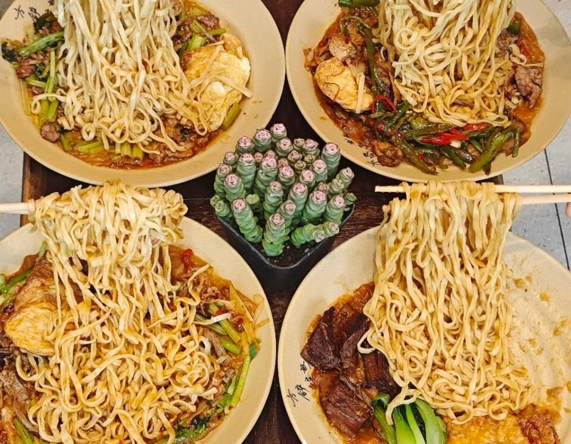 方铲铲·成都板凳面(漕河泾店) - 上海市旅游 1