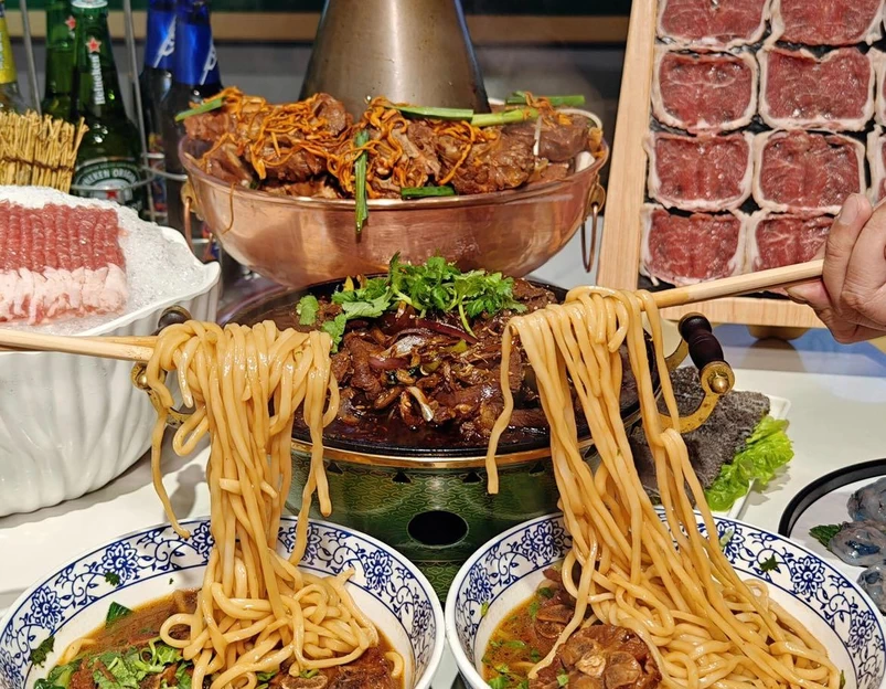 半边云涮肉·龙虾夜宵排档(高行店) - 上海市旅游 1