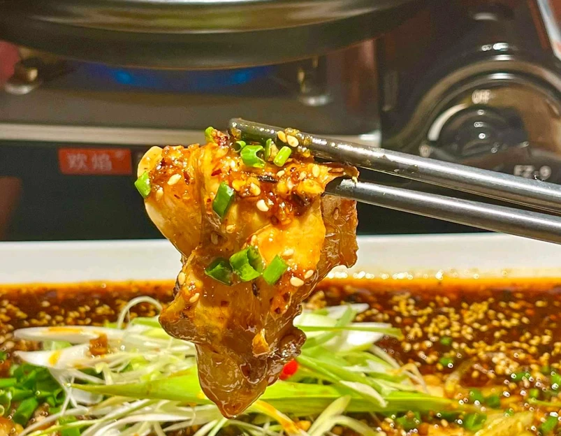 灶东家·重庆江湖菜(解放碑旗舰店) - 重庆市旅游 1