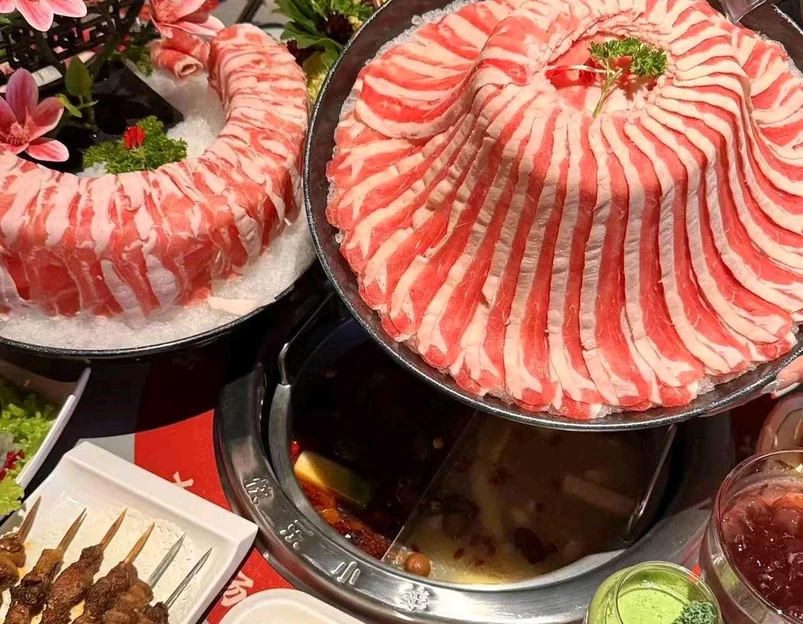 快乐小羊火锅餐厅(博尔顿广场店) - 呼和浩特市旅游 1